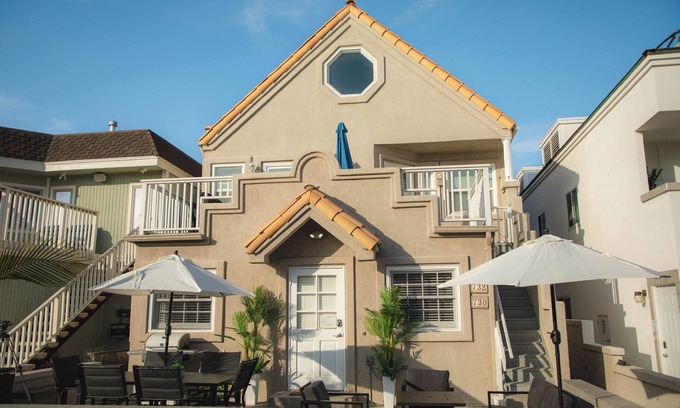 South Mission Beach Condo | Beachfront Bliss: Enjoy Mission Beach with Pet-Friendly Comfort