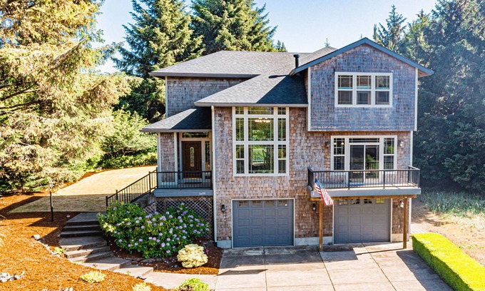 Long Beach House | Ideal Beach Escape with Game Room and Pet-Friendly Fun
