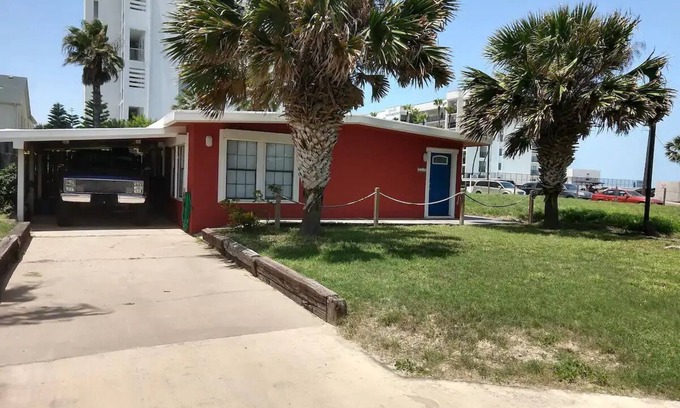 South Padre Island House | Beach Pit: Pet-Friendly Oceanfront Escape with Top Ratings