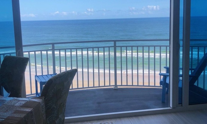 Daytona Beach Shores Condo | Newly Remodeled Daytona Beachfront Condo with Pool Access