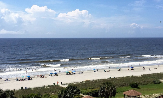 Myrtle Beach Condo | Relaxing Beachfront Retreat with Pool and King Bed