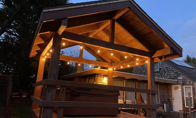 Roads End Cottage | Ocean View Retreat with Hot Tub & Fenced Yard Awaits You