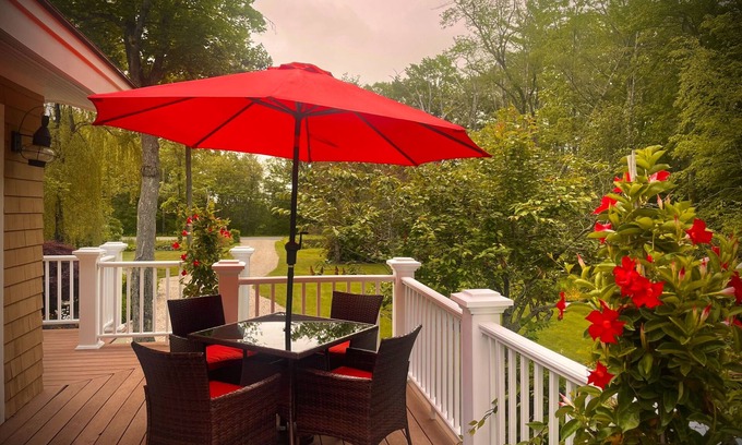 North Hampton House | Beach Retreat: Hot Tub, Oceanfront & Perfectly Rated 10/10