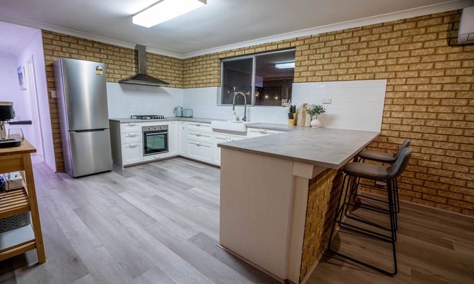 Lancelin House | Coastal Retreat: Oceanfront Oasis Near Beach & Sand Dunes