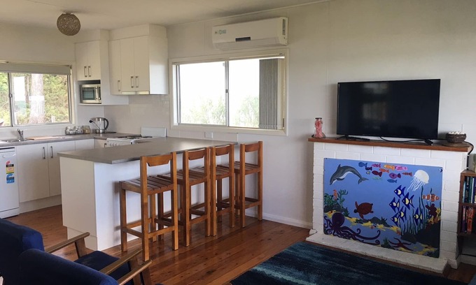 Long Beach House | Beach Side Cabin with Uninterrupted Bay Views & Pool