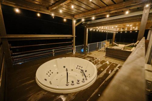 Ginoza Villa | Oceanfront Escape at Beach Side Secret - Rated 9.1/10