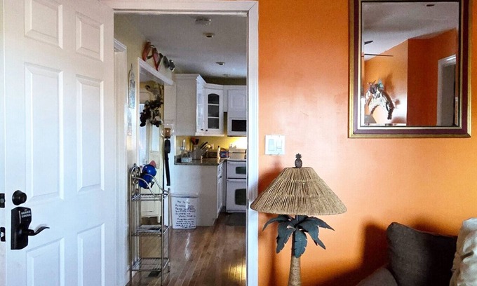 Hubert Apartment | Private Guest Suite for Singles - Child Friendly Amenities