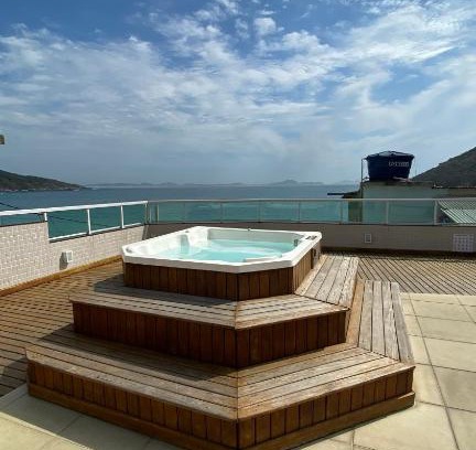 Prainha Apartment | Beachside Retreat with Ocean Views and Family Amenities