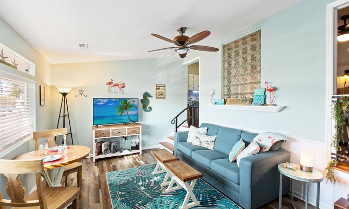 Isle of Palms Condo | Beach Vibes #204 at Ocean Inn - Pet Friendly & Pool Access