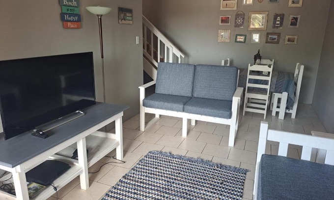 Wavecrest Apartment | Unforgettable Beach Vibes with Child-Friendly Amenities