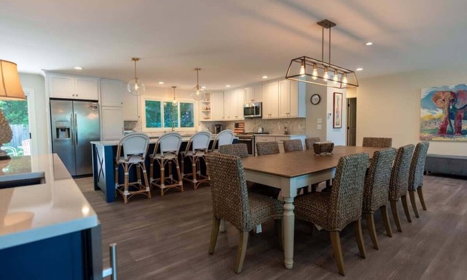 Macatawa House | Top-Rated Beach View Cottage with Ocean and Lake Vistas