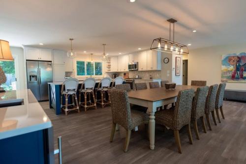 Macatawa House | Scenic Beach View Cottage with Oceanfront Access