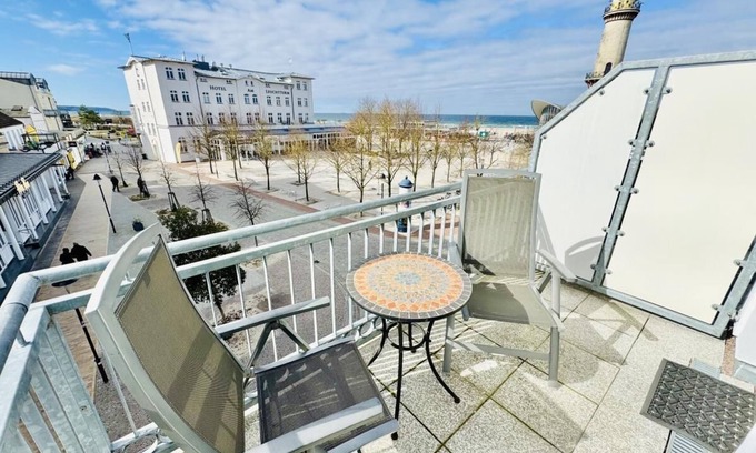 Warnemuende Apartment | Oceanfront Getaway: Rated 10/10, Family-Friendly Amenities