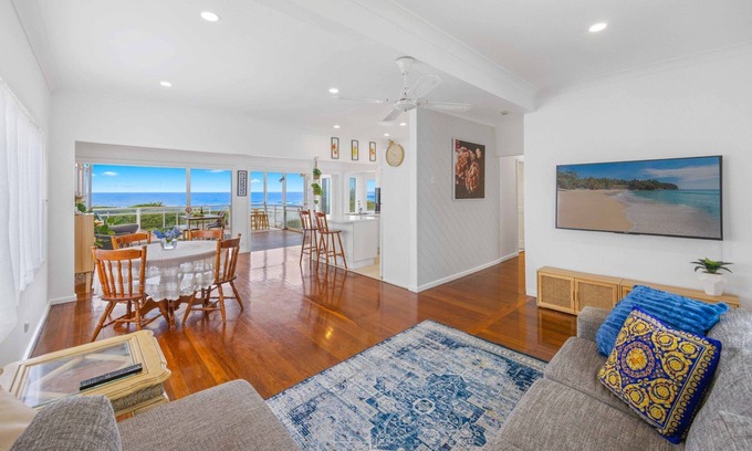 Lake Cathie Cottage | Seaside Cottage with Ocean View in Lake Cathie