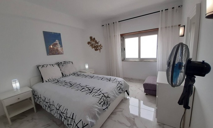 Cavacos Apartment | Oceanfront Retreat with Free WiFi and Pet-Friendly Amenities