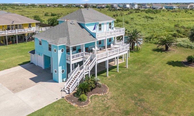 Crystal Beach House | Beach Views, 3 King Suites, up to 15 Guests