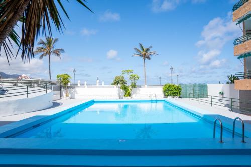 Punta del Hidalgo Apartment | Oceanfront Retreat with Breathtaking Beach Views