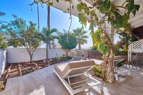 Santa Maria House | Beach Villa by Bobbywashere: Child-Friendly 4-Star Retreat