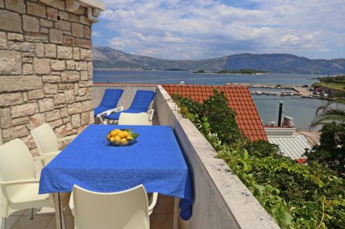 Lumbarda House | Beach Villa Olivia: Oceanfront Getaway with Pet-Friendly Vibes