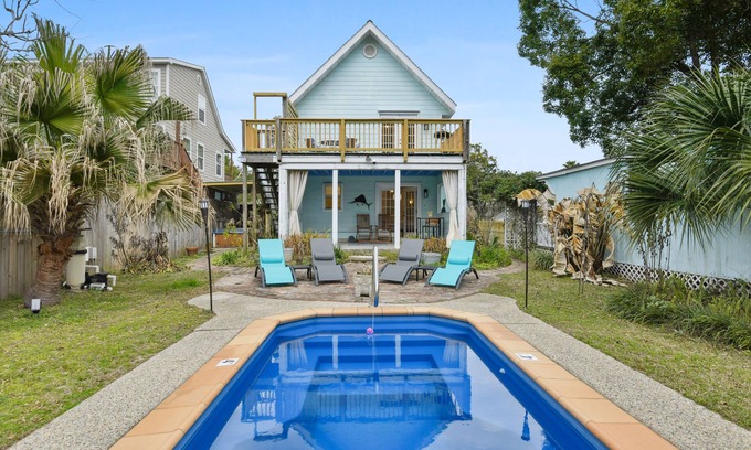 Gulfport Cottage | Beautiful Beach Villa with Private Pool - Steps to Ocean