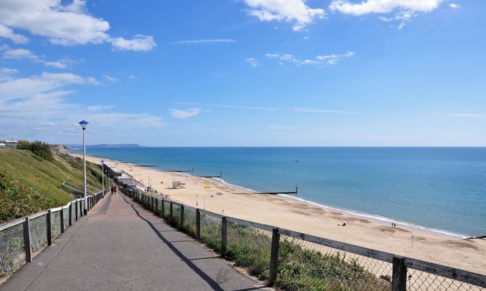 Southbourne House | Modern Southbourne 2-Bedroom Apartment Near the Beach