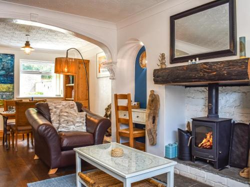 Skinningrove House | Pet-Friendly Beachcomber Cottage: A Family Retreat Awaits