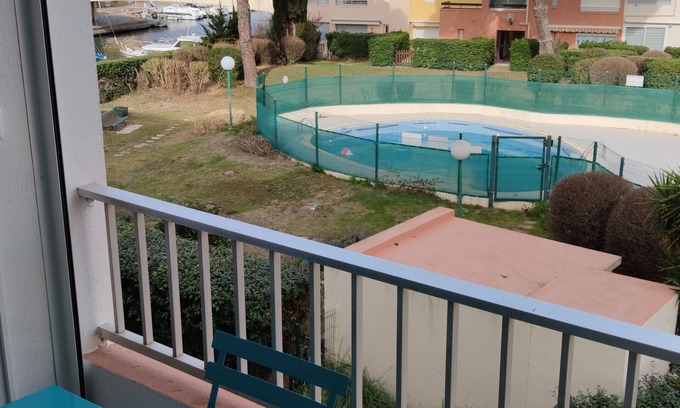 Cap d'Agde Apartment | Beachside Retreat: 10/10 Rating with Balcony & WIFI