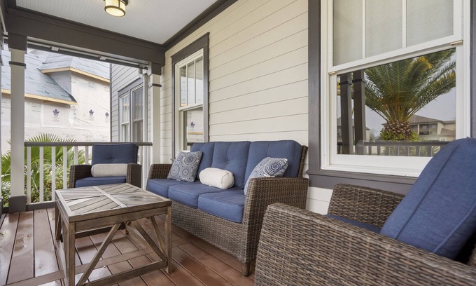 Upper Grand Lagoon House | Beachfront Bliss: Save 10% on Your Ocean View Escape!