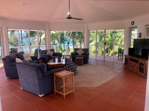 Wongaling Beach Apartment | Beachfront Bliss at Beaches No 6 with Ocean Views