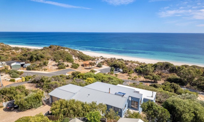 Peppermint Grove Beach House | Oceanfront Mansion Retreat with Pet-Friendly Amenities