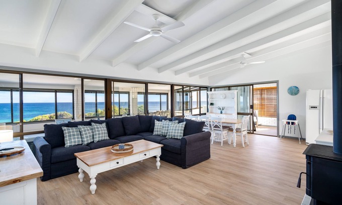 Peppermint Grove Beach House | Oceanfront Penthouse Escape by Peppy Beach Retreats