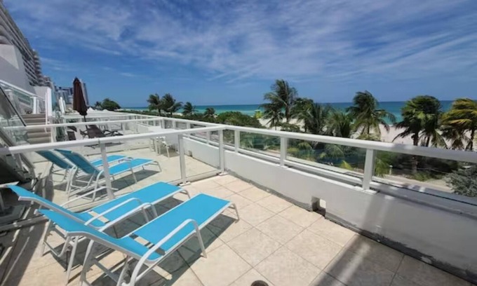 La Gorce House | Oceanview 1-Bed Beachfront Condo with Terrace & Pool