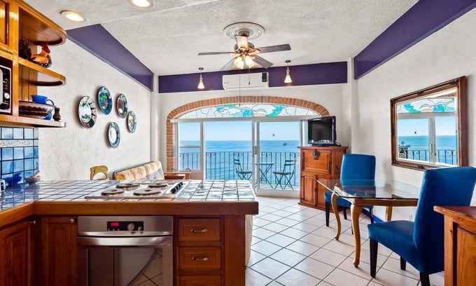 South Shore Hotel Area Condo | Beachfront Penthouse with Panoramic Ocean Views & Spa