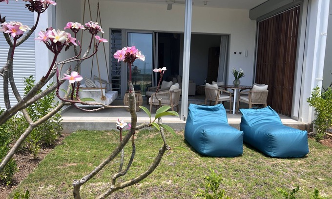 Grand Gaube Apartment | Beachfront 2-Bedroom Retreat with Pool and Spa in Grand Gaube
