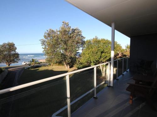 Lake Cathie Apartment | Beachfront Retreat at Bundella Ave with Ocean Views