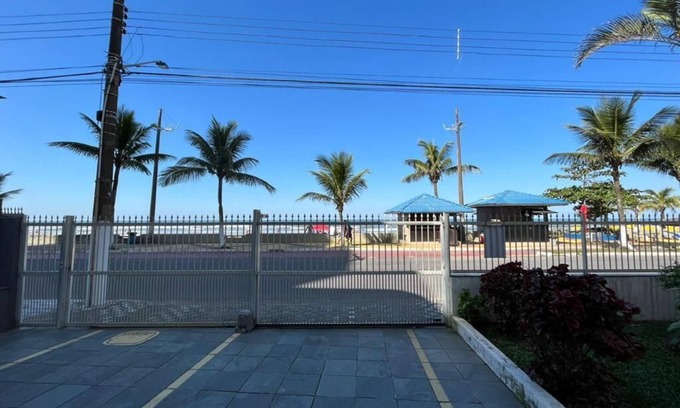 Mongagua Apartment | Oceanfront Apartment with Pool and Pet-Friendly Amenities