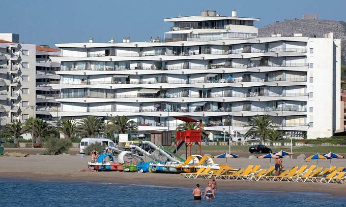 L'Estartit Apartment | Beachfront Apartment in Estartit with Balcony