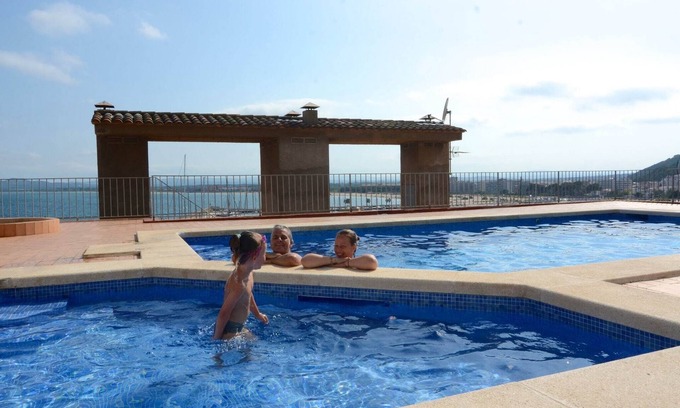 L'Estartit Apartment | Beachfront Apartment in Spain with Pool