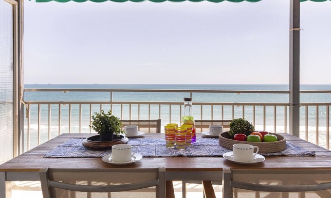 La Pineda Apartment | Spacious Apartment La Pineda for 6 with Family-Friendly Amenities