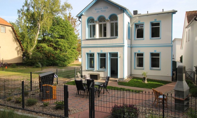 Zempin Apartment | Beachfront Retreat with Terrace & Sauna - Perfect for Families