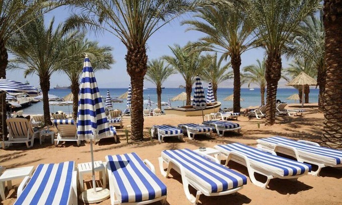 Aqaba Apartment | Beachfront Retreat with Breathtaking Red Sea Views