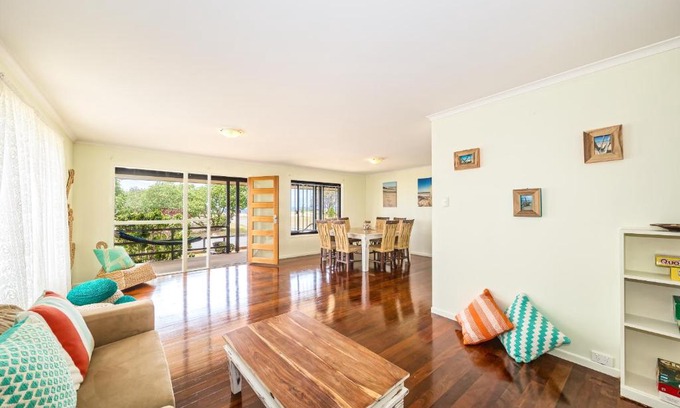 Woorim Apartment | Oceanfront Bliss at Beachfront at Bribie - Rated 9/10