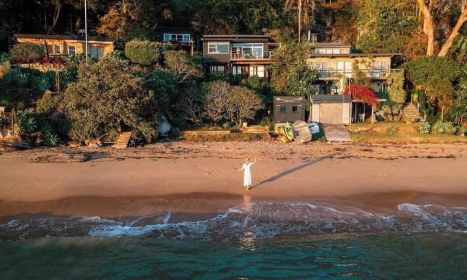 Great Mackerel Beach House | Beachfront Bliss - Mackerel Beach with Ocean Views & Pool