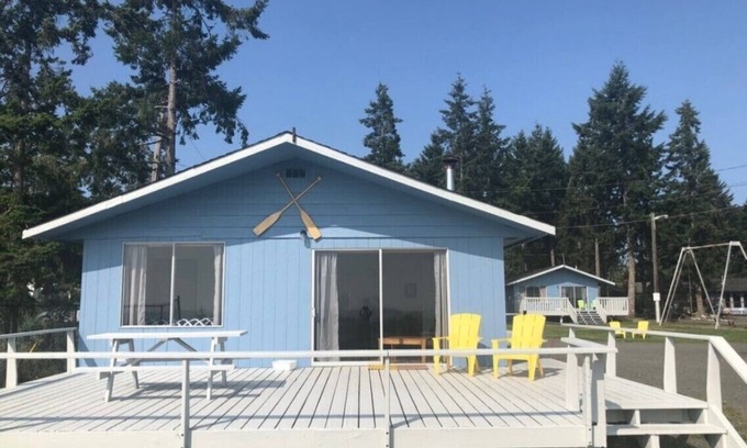 Black Creek House | Pet-Friendly Beachfront Cabin 7 with Perfect Guest Rating