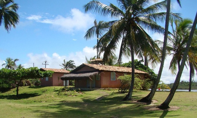 Marau House | Beachfront Casa Pescador with Pool and Ocean Views