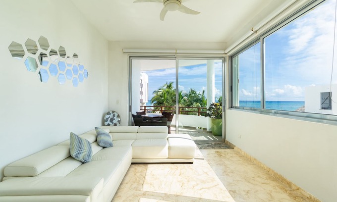 Playa del Carmen Condo | Beachfront Condo with Ocean Views and Pool in Playa Del Carmen