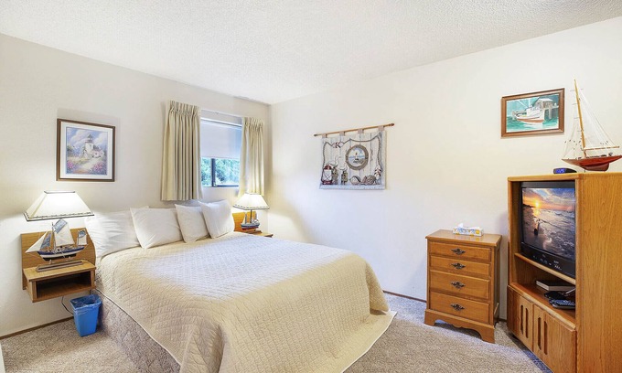 Moclips Condo | Pet-Friendly Beachfront Condo on the Moclips River
