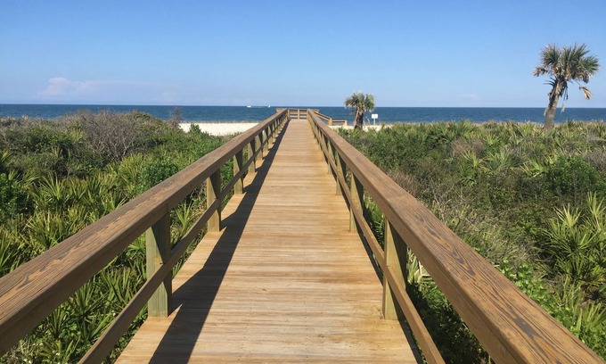 Palm Coast Condo | Beachfront Condo with Panoramic Ocean Views & Pools