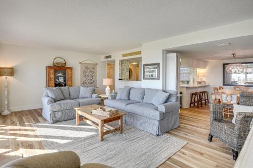 Ponce Inlet Apartment | Beachfront Condo with Pool Access in Ponce Inlet
