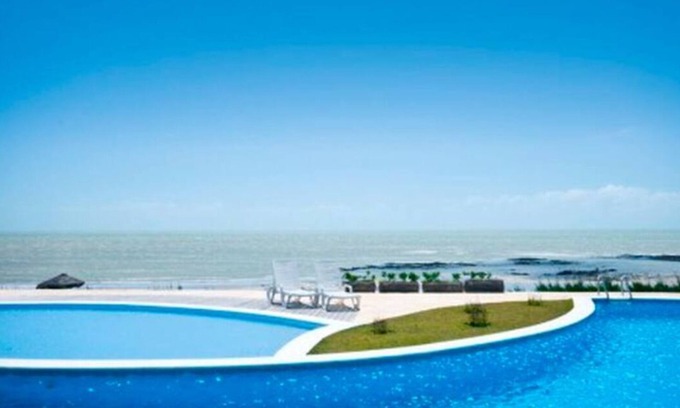 Rio do Fogo Ski Chalet | Beachfront Chalet at Zumbi Beach Resort with Pool & Spa